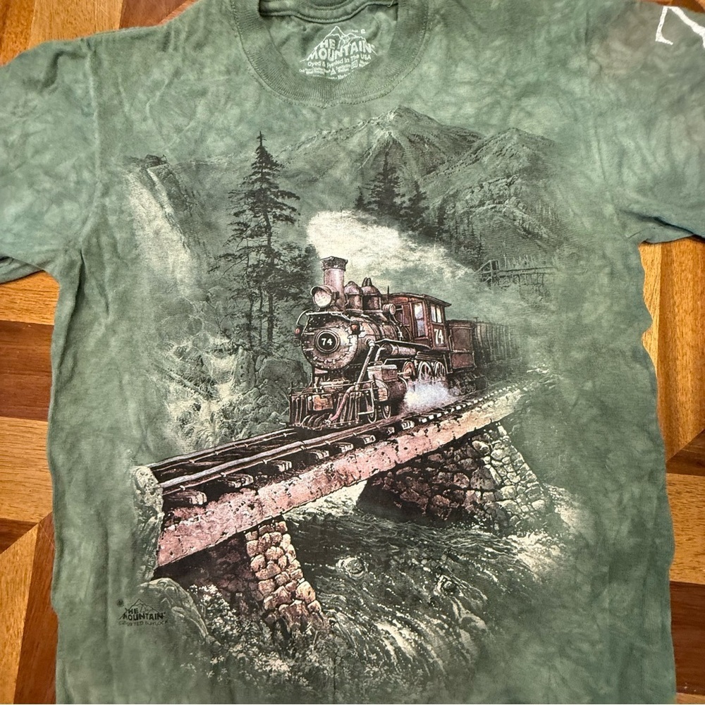 The Mountain Olive Graphic Tee Erie Zoo Train